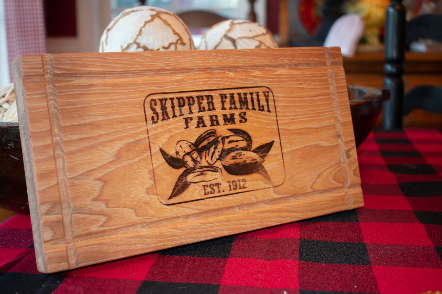 Charcuterie cutting board